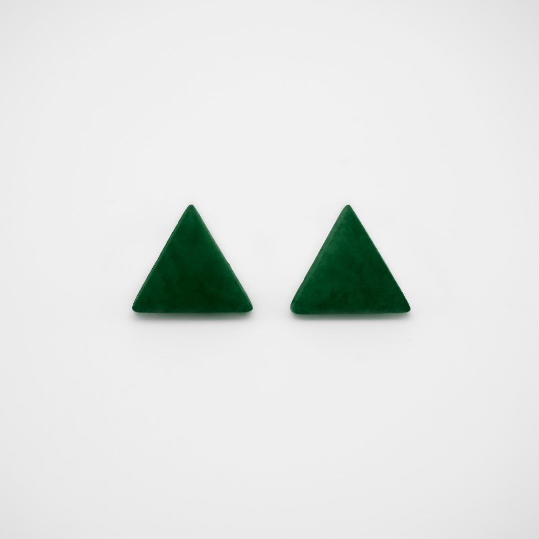 Boucles d′oreilles en ivoire végétal triangles Arpia faites main | Vertes