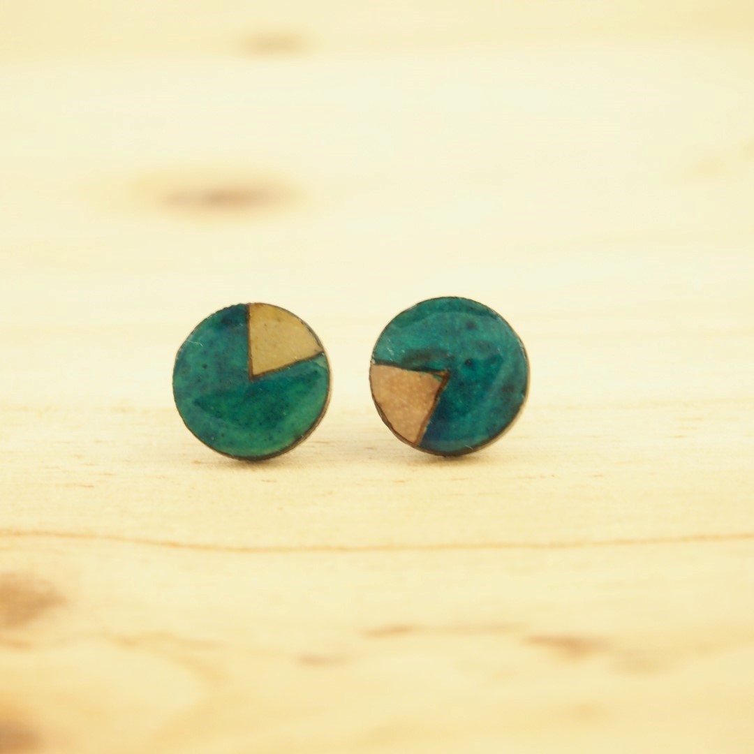 Boucles d′oreilles en Calebasse séchée P 12mm Turquoise-beige faites main éthique