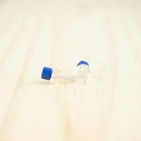 Boucles d′oreilles puces en ivoire végétal et argent 925 Coletoile faites main | Bleues